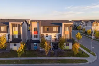 203, 315 Redstone Walk NE