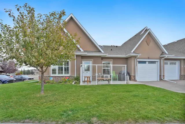 6, 20 River Heights View