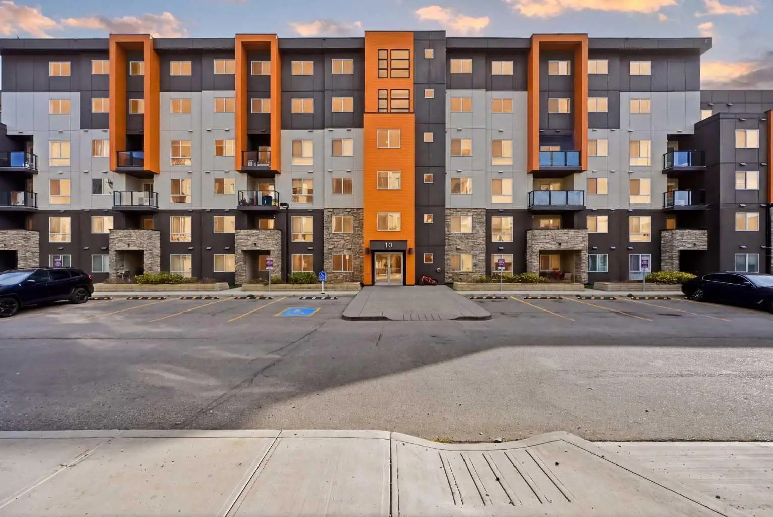 504, 10 Kincora Glen Park NW