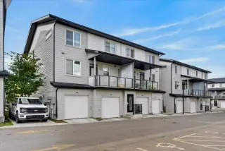 204, 235 Redstone Walk NE