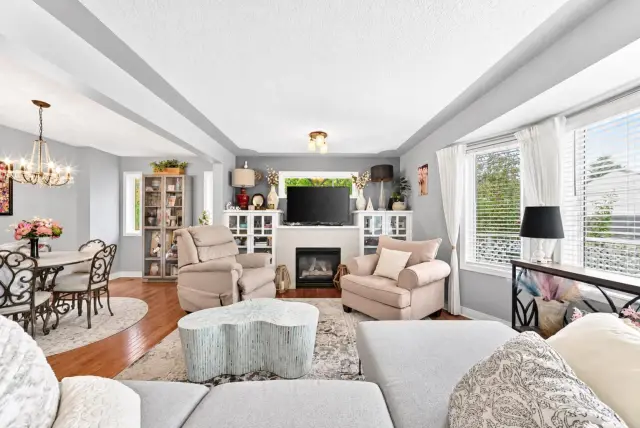 355 Regal Park NE