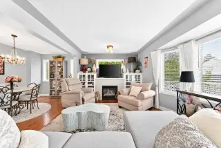 355 Regal Park NE