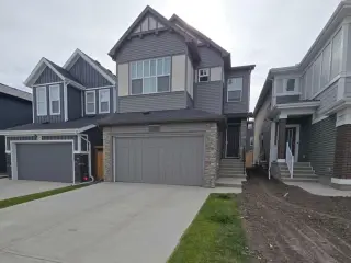 29 Marmot Passage NW