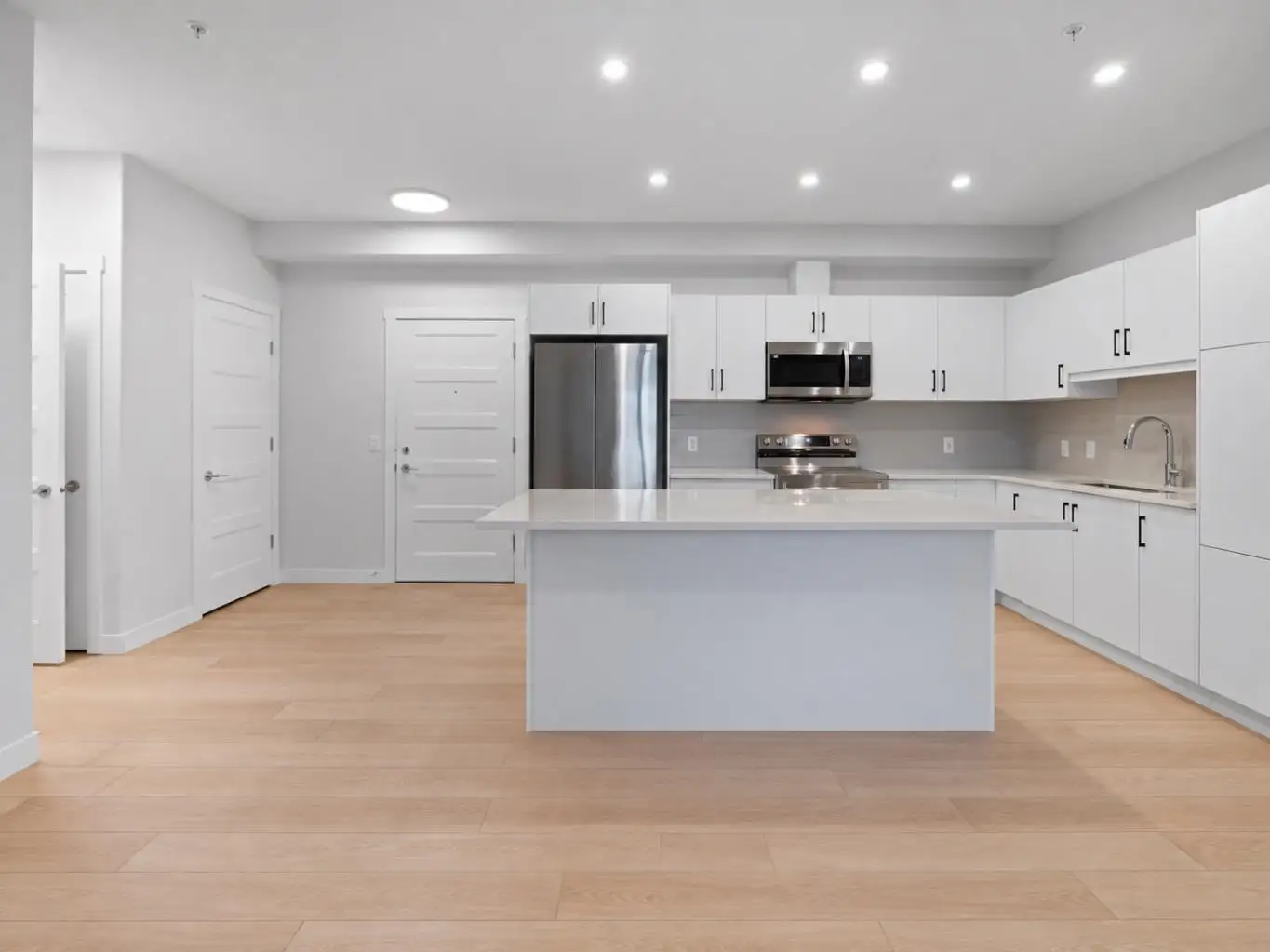 1112, 81 Arbour Lake View NW