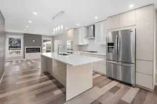 51 Woodmont Road SW