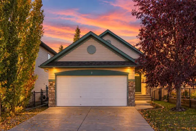 7 Royal Birch Green NW