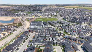30 Evanscrest Rise NW