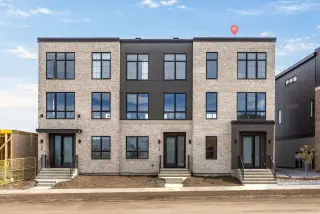 116 Greenwich Drive NW