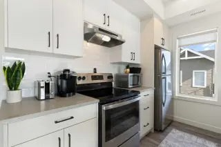 803, 24 Rivercrest Drive 