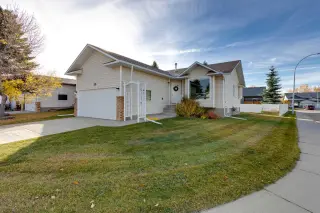 39 Woodside Close NW