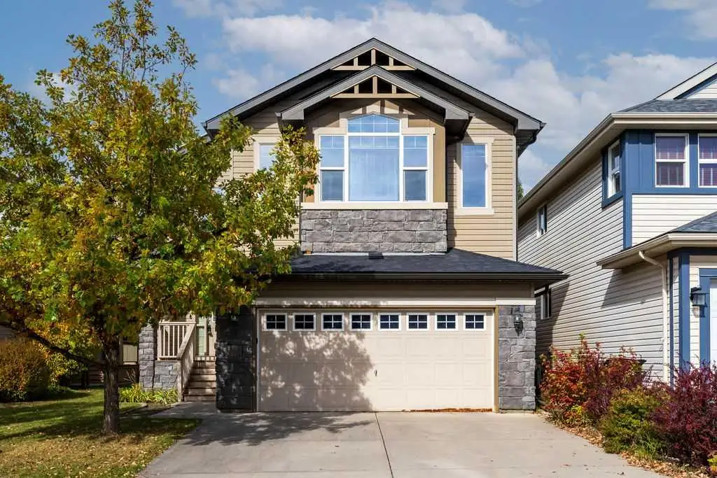 795 Auburn Bay Heights SE