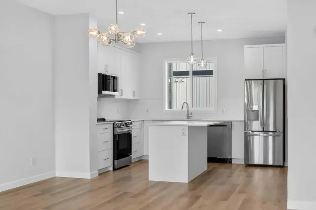 30 Creekside Avenue SW