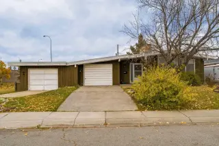 132 Lake Wapta Rise SE