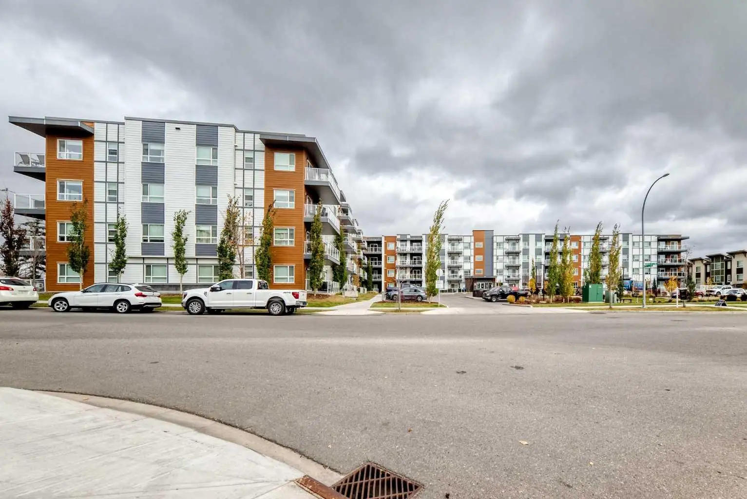 325, 360 Harvest Hills Way NE