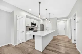 325, 360 Harvest Hills Way NE
