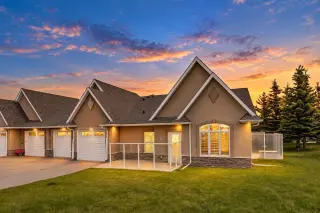 2, 20 River Heights View 