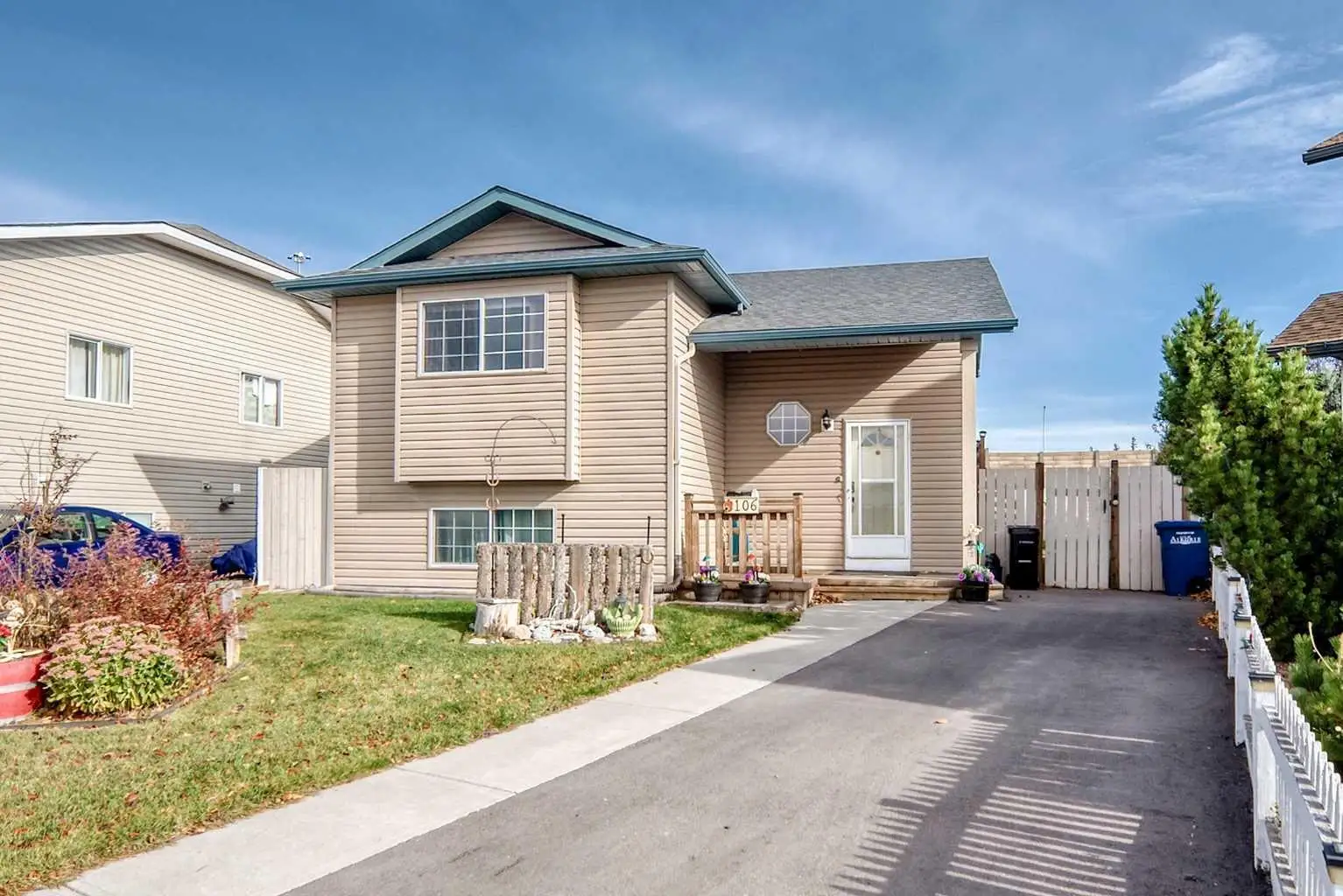 106 Elizabeth Way SE