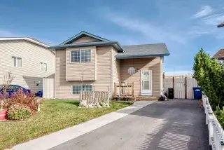 106 Elizabeth Way SE