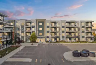 2202, 220 Seton Grove SE