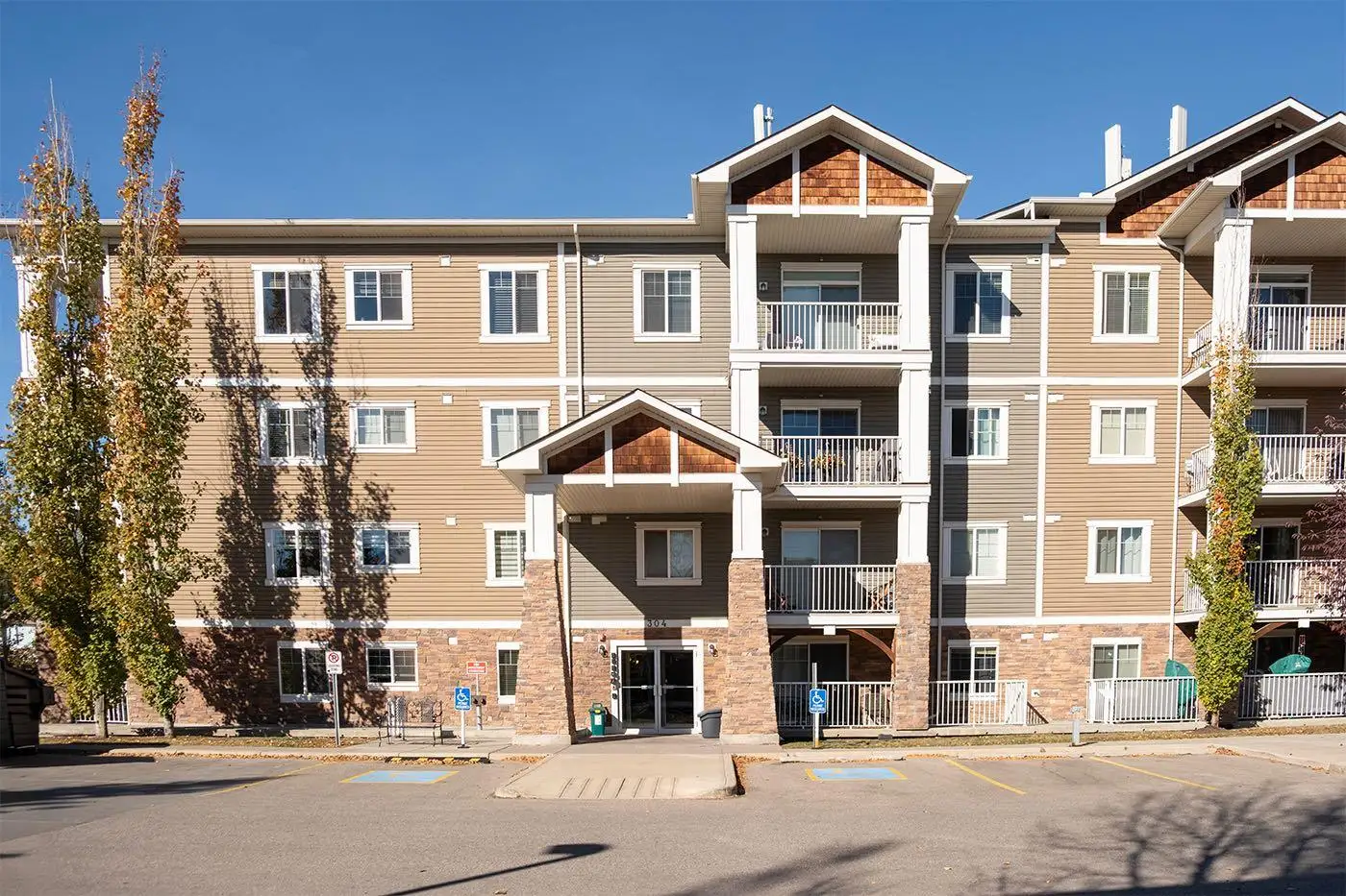204, 304 Cranberry Park SE
