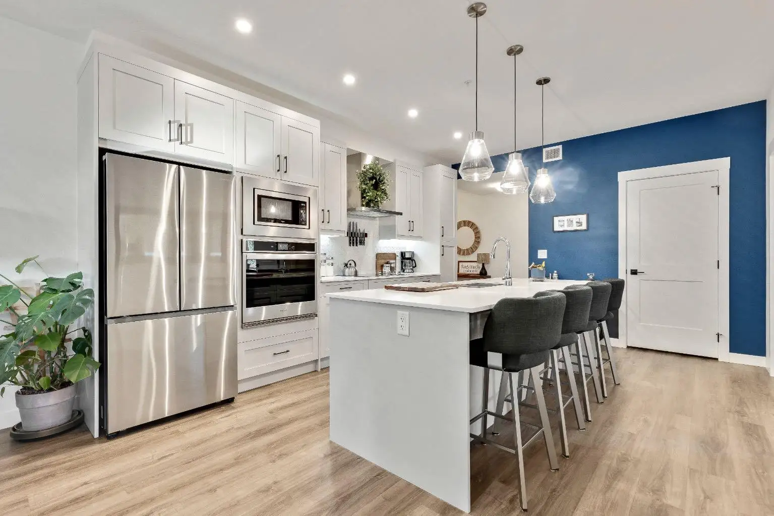3214, 200 Seton Circle SE
