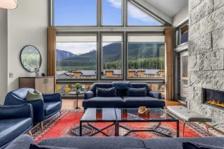 404, 105 Stewart Creek Rise SW