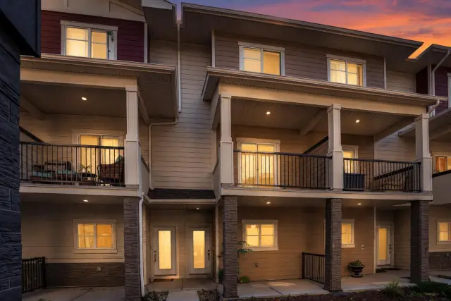 410, 95 Skyview Close NE