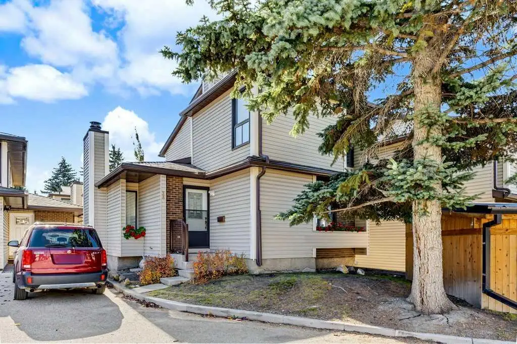 28, 76 Cedardale Crescent SW