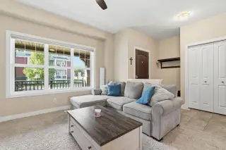 102 Clydesdale Way 