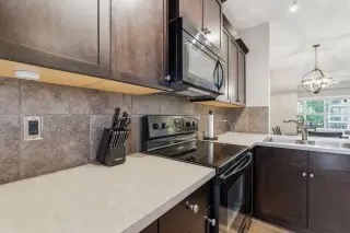 102 Clydesdale Way 