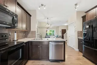 102 Clydesdale Way 