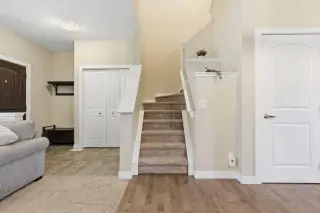 102 Clydesdale Way 