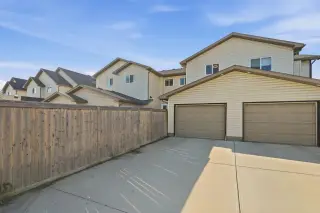 102 Clydesdale Way 