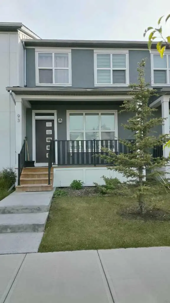 93 Carrington Boulevard NW