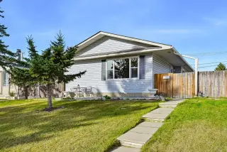1303 Penedo Crescent SE