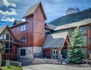 206, 106 Stewart Creek Landing 