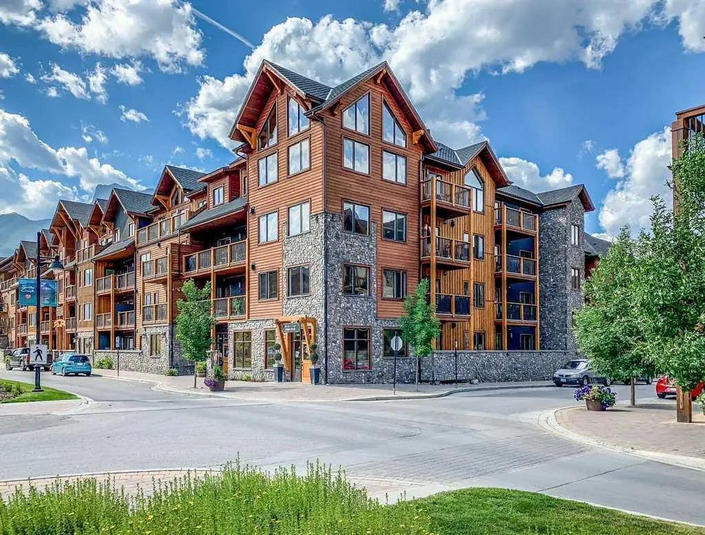 304, 707 Spring Creek Drive 